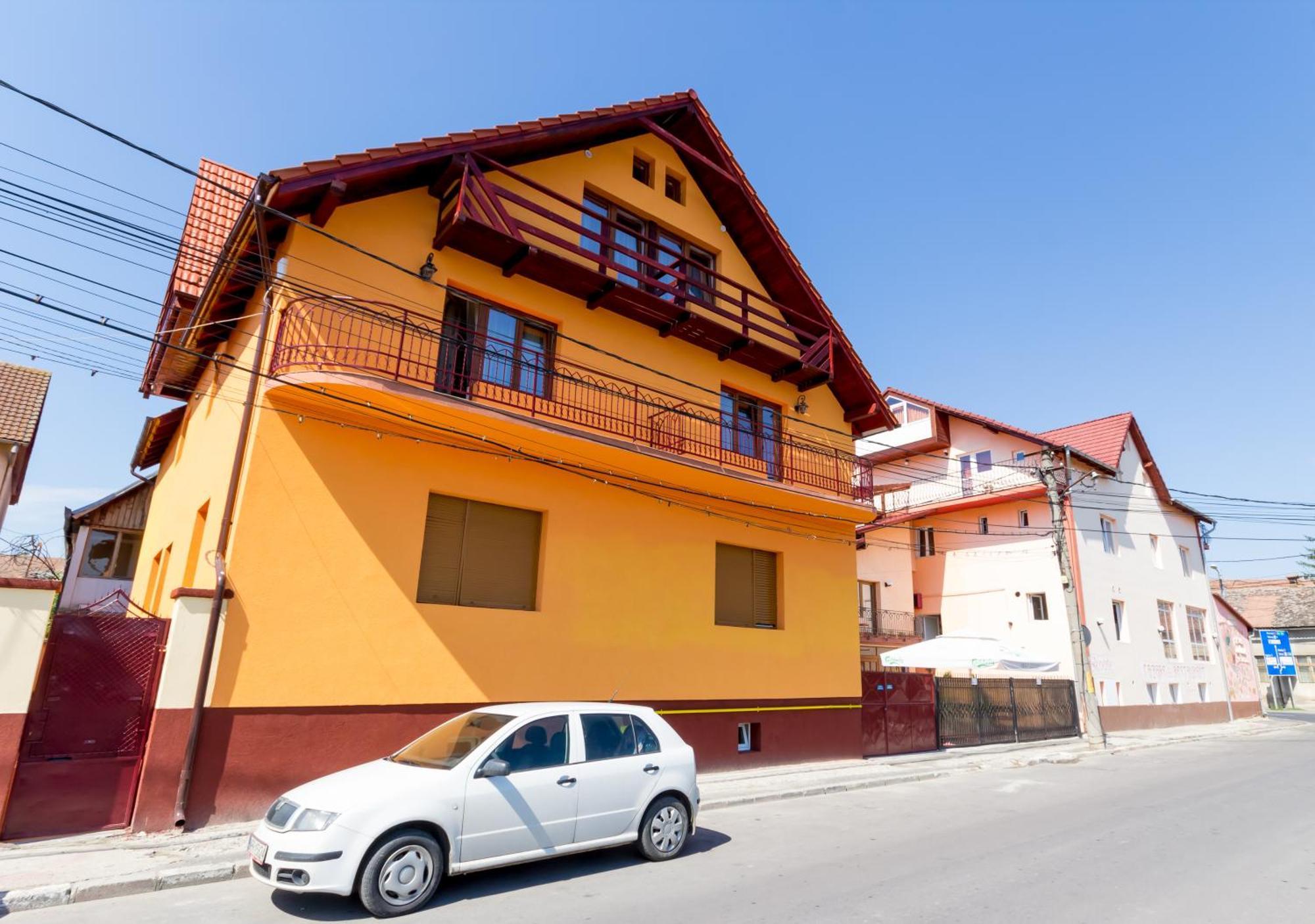 Pension La Viorel Isaila Hermannstadt Exterior foto